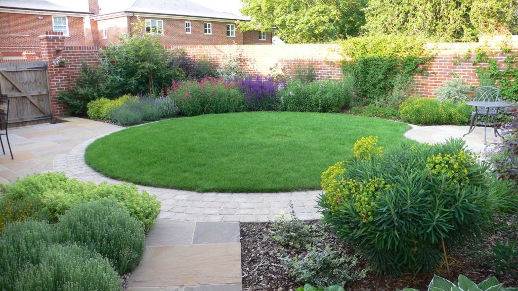 beautiful circular lawn