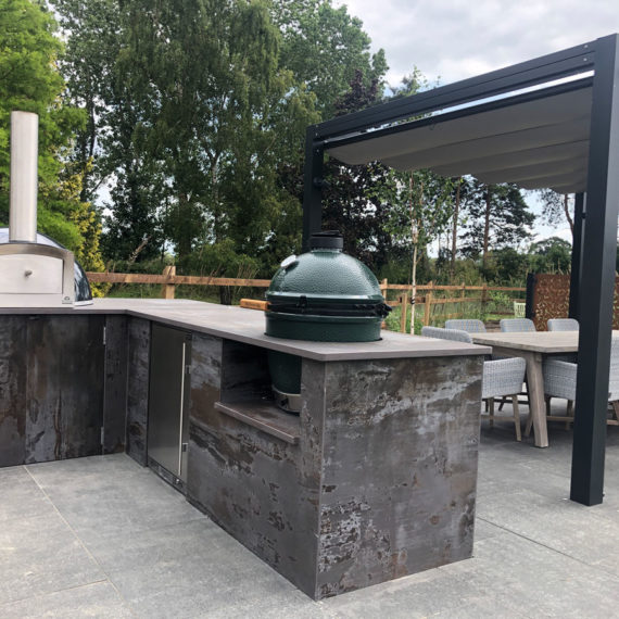 outdoor kitchen with porcelain cladding