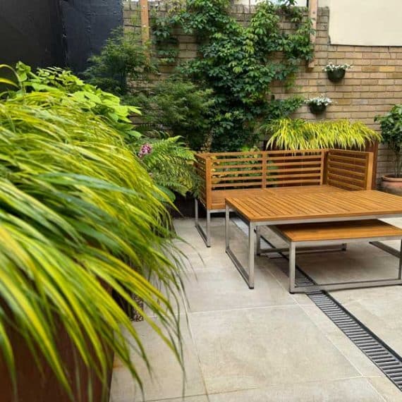 modern garden furniture in contemporary courtyard garden